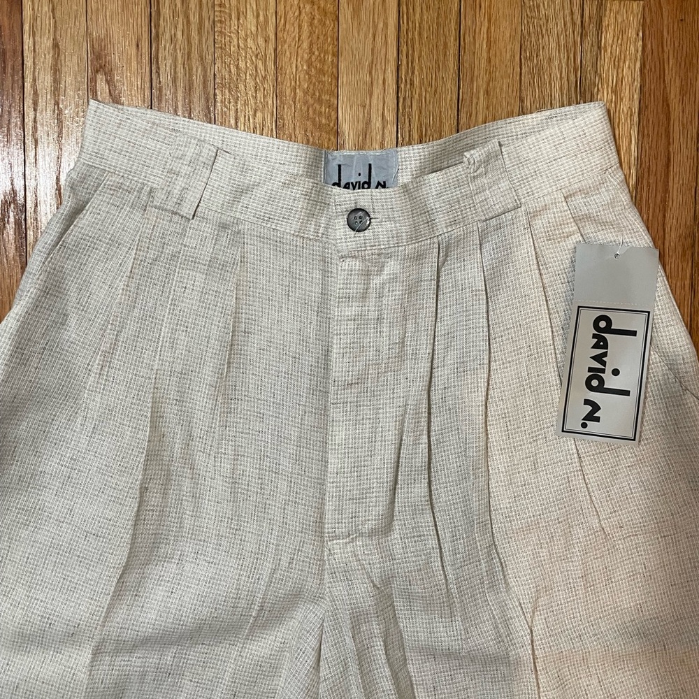 Vintage Beige Linen Pleated Shorts - Picture 4 of 15